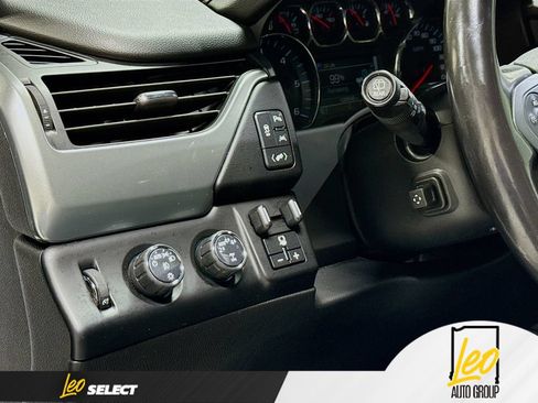 Used 2019 Chevrolet Tahoe LT w/ LT Signature Package AWD/4WD image 13