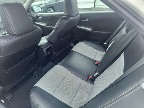 Used 2012 Toyota Camry L image 25