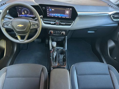Used 2025 Chevrolet TrailBlazer LT AWD/4WD image 13