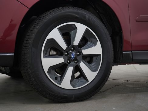 Used 2017 Subaru Forester 2.5i Premium image 29