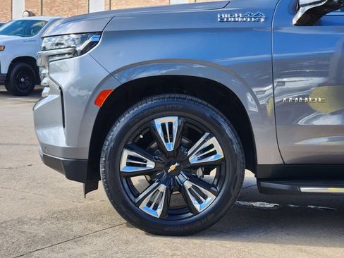 Used 2022 Chevrolet Tahoe High Country AWD/4WD image 8