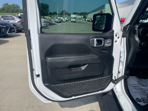 Used 2023 Jeep Wrangler Unlimited Sahara w/ Cold Weather Group AWD/4WD image 39
