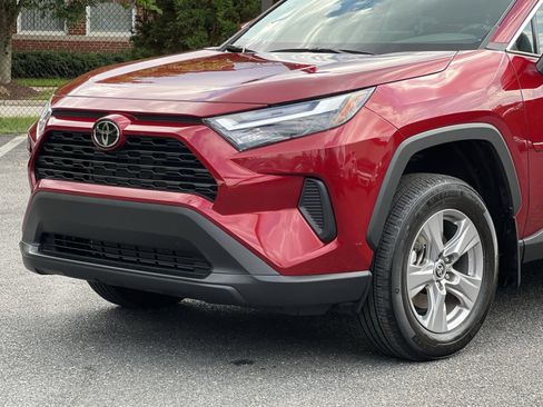 Used 2025 Toyota RAV4 XLE AWD/4WD image 28