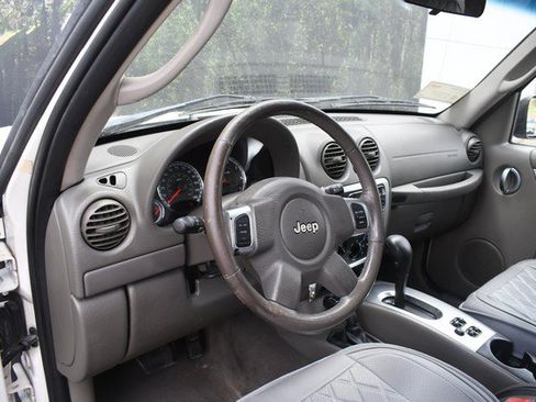 Used 2005 Jeep Liberty Limited AWD/4WD image 14