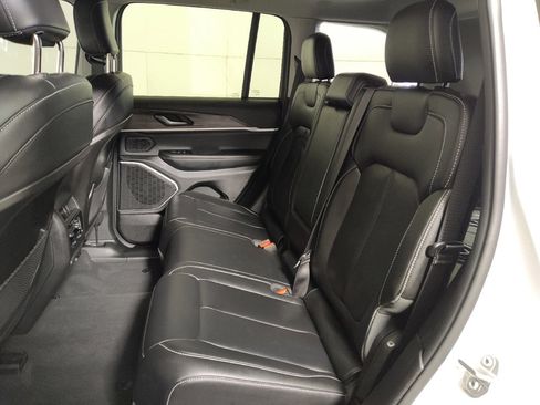 Used 2022 Jeep Grand Cherokee Limited 4xe image 18