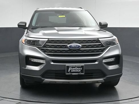 Certified 2021 Ford Explorer XLT w/ Equipment Group 202A AWD/4WD image 2