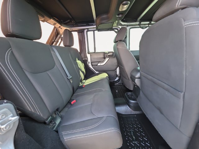 Used 2017 Jeep Wrangler Unlimited Sahara AWD/4WD image 14