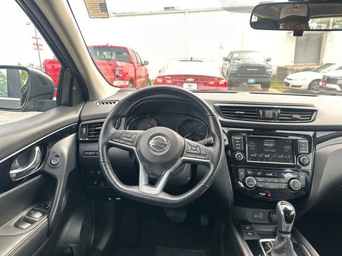 Used 2022 Nissan Rogue Sport SL AWD/4WD image 47