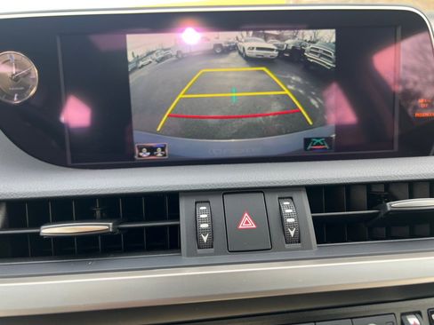 Used 2019 Lexus ES 300h image 31