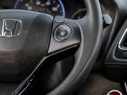 Used 2018 Honda HR-V EX image 17