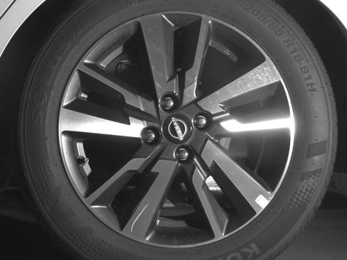 Used 2025 Nissan Versa SV w/ Trunk Package image 14