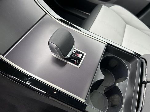 New 2026 Land Rover Range Rover Velar Dynamic SE image 13