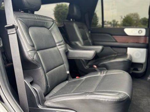 Certified 2021 Lincoln Navigator Reserve AWD/4WD image 22