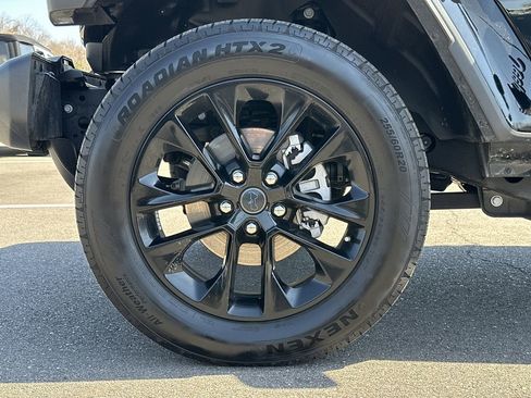 Certified 2025 Jeep Wrangler Unlimited Sahara w/ Safety Group AWD/4WD image 16