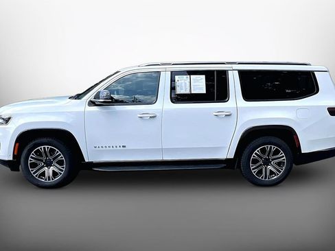 Certified 2024 Jeep Wagoneer L Series II w/ Flexible Seating Group RWD image 5