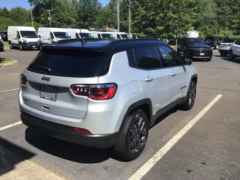 New 2025 Jeep Compass Limited w/ Sun and Sound Group image 7