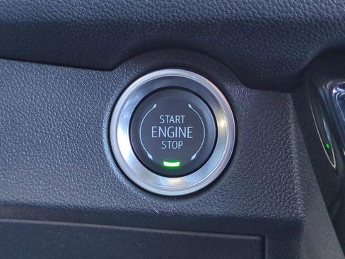 Used 2025 Chevrolet Traverse LT image 15