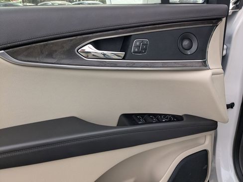 Used 2019 Lincoln Nautilus Reserve image 11