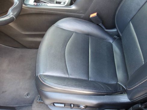 Used 2018 Chevrolet Equinox Premier FWD image 19