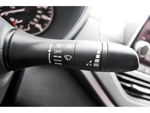 Used 2022 Nissan Altima 2.5 SR FWD image 12