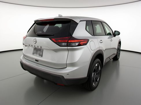 Used 2025 Nissan Rogue SV image 9