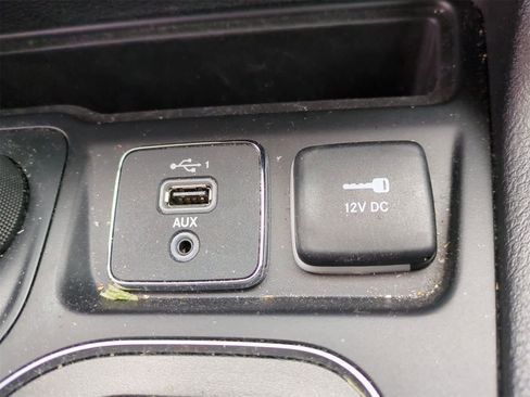 Certified 2019 Jeep Cherokee Trailhawk w/ Cold Weather Group image 31