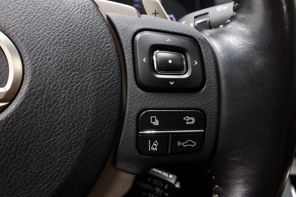 Used 2019 Lexus IS 300 w/ Premium Package RWD image 29