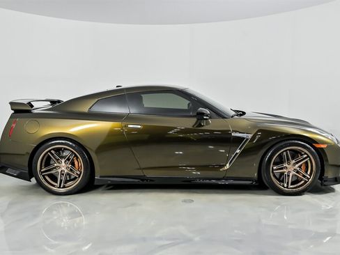 Used 2020 Nissan GT-R Premium AWD/4WD image 15