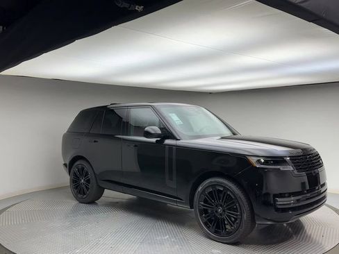 Used 2024 Land Rover Range Rover SE AWD/4WD image 2