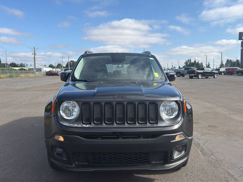 Used 2017 Jeep Renegade Altitude AWD/4WD image 2