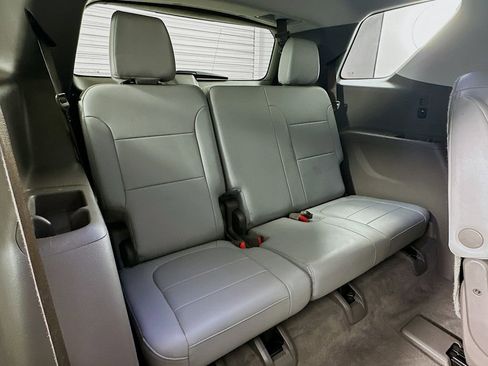 Used 2018 Chevrolet Traverse LT image 28