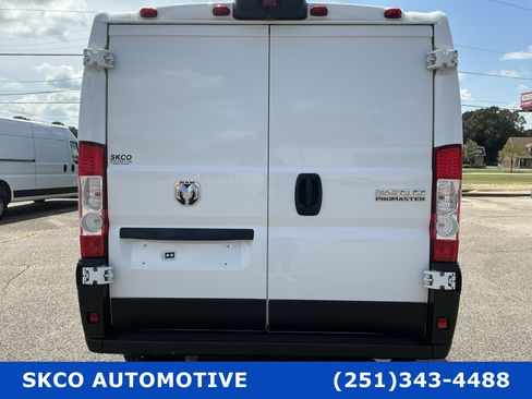 Used 2025 RAM ProMaster 2500 w/ Convenience Group FWD image 4