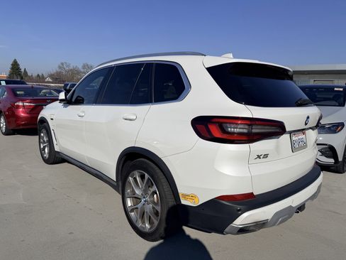 Used 2022 BMW X5 xDrive45e w/ Luxury Seating Package image 3