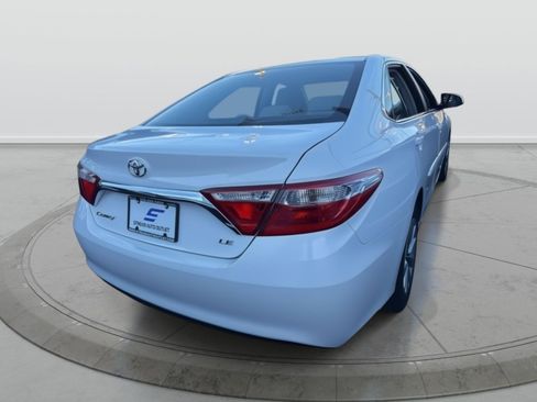 Used 2017 Toyota Camry LE FWD image 11