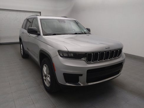 Used 2021 Jeep Grand Cherokee L Laredo w/ Luxury Tech Group I AWD/4WD image 13