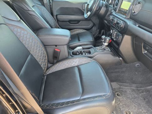 Used 2021 Jeep Wrangler Unlimited Sahara AWD/4WD image 11