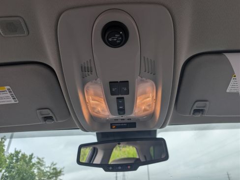 Used 2017 Chevrolet Equinox Premier w/ Enhanced Convenience Package FWD image 28