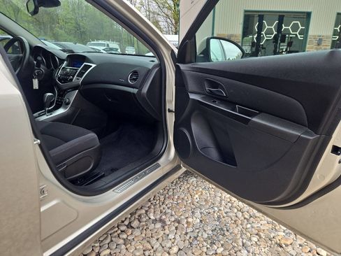 Used 2014 Chevrolet Cruze LT FWD image 21