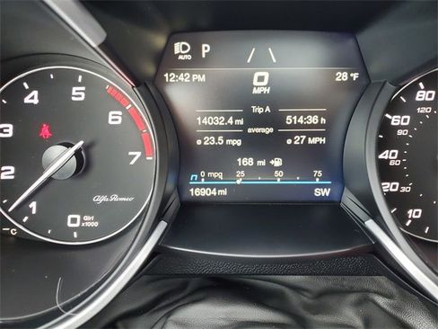 Used 2023 Alfa Romeo Stelvio Ti image 26