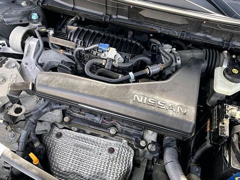 Used 2018 Nissan Rogue SV image 34