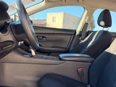 Used 2024 Nissan Sentra S image 7