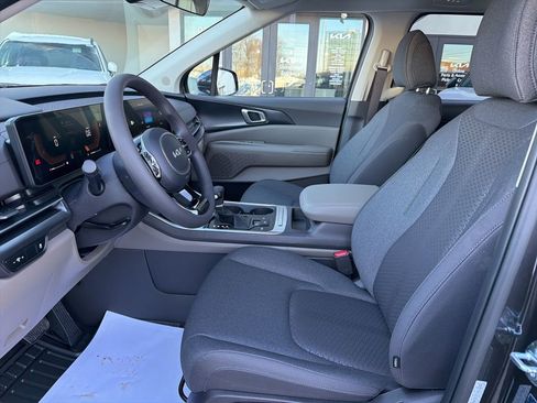 New 2026 Kia Carnival LX FWD image 29