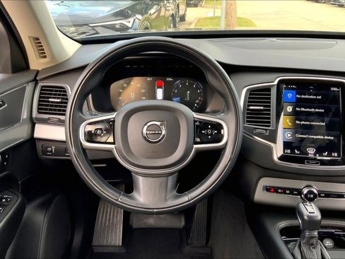 Used 2021 Volvo XC90 T5 Momentum w/ Protection Package Premier image 5