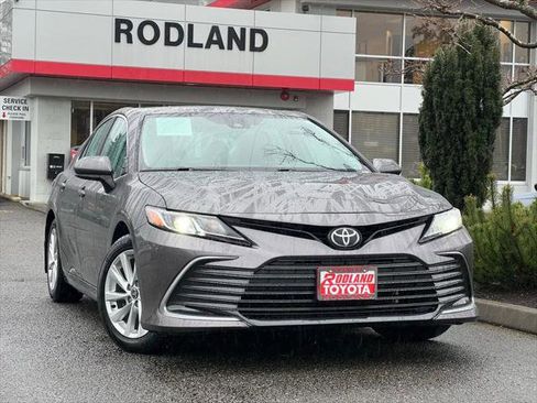 Certified 2023 Toyota Camry LE image 1