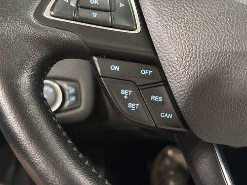 Used 2019 Ford Escape SEL FWD image 25
