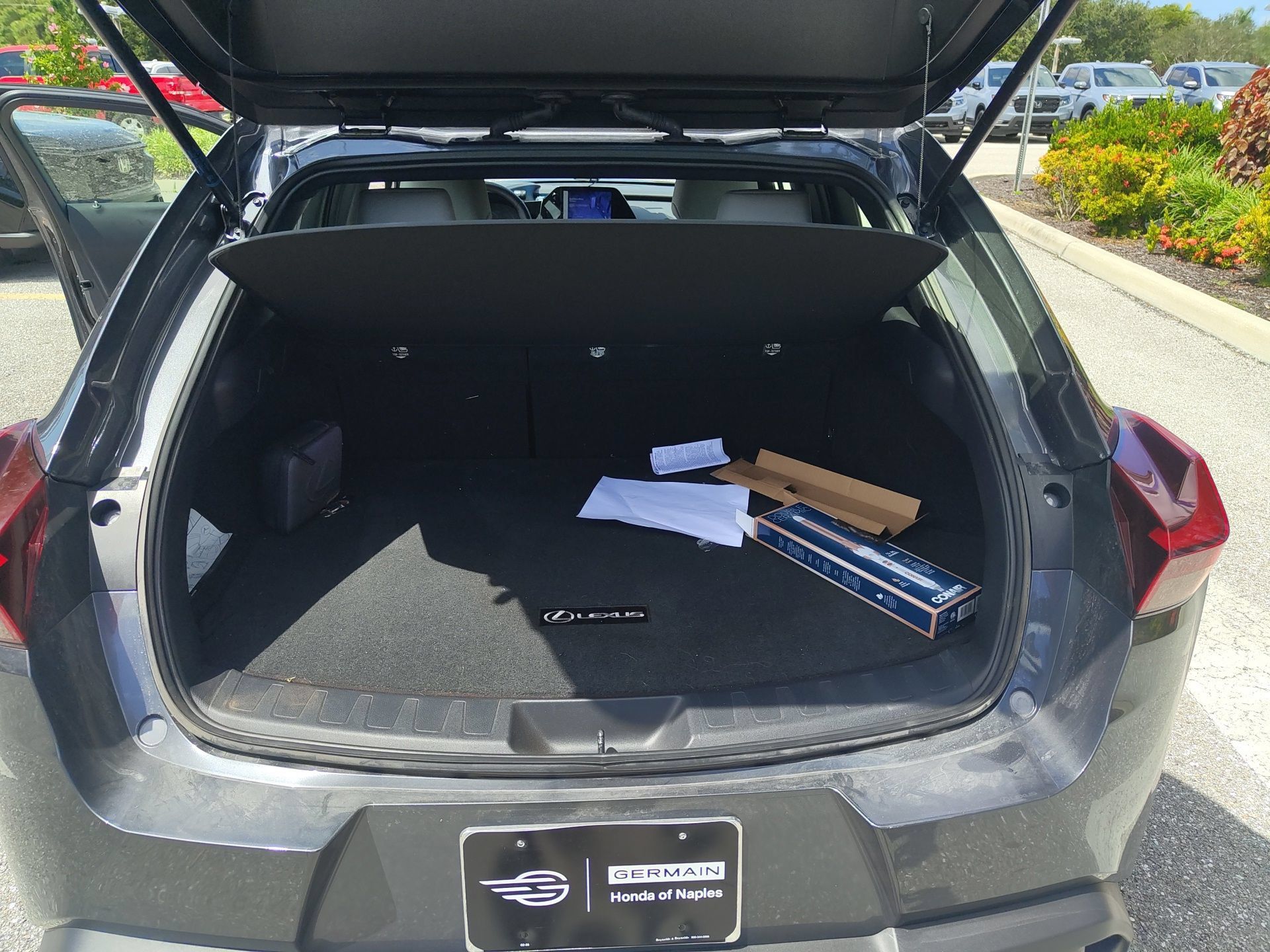 Used 2025 Lexus UX 300h FWD w/ Accessory Package (Z2) image 27