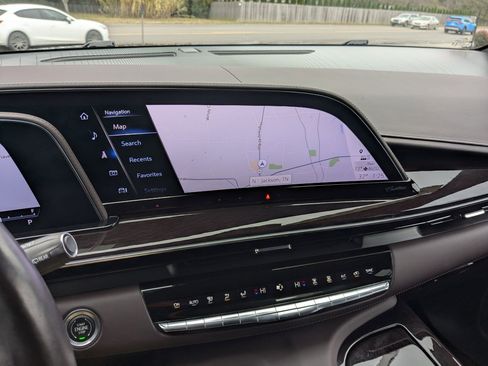 Used 2022 Cadillac Escalade ESV Premium Luxury Platinum w/ Heavy-Duty Trailer Package image 16