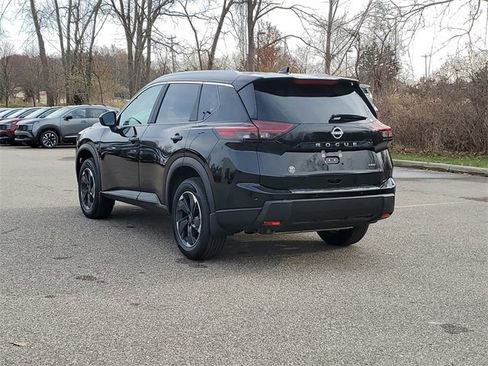 New 2026 Nissan Rogue SV w/ SV Premium Package image 3