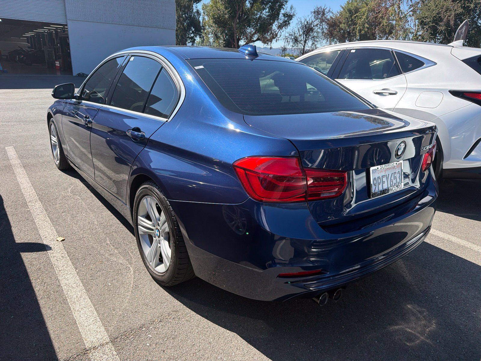 Used 2018 BMW 330i Sedan RWD image 4