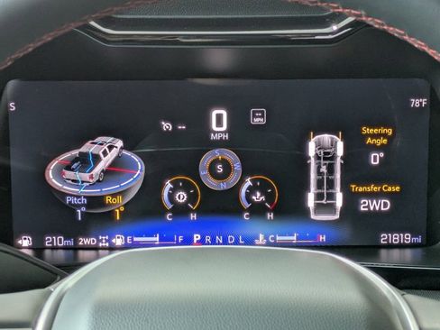 Used 2024 Chevrolet Colorado Z71 w/ Z71 Convenience Package 2 image 12